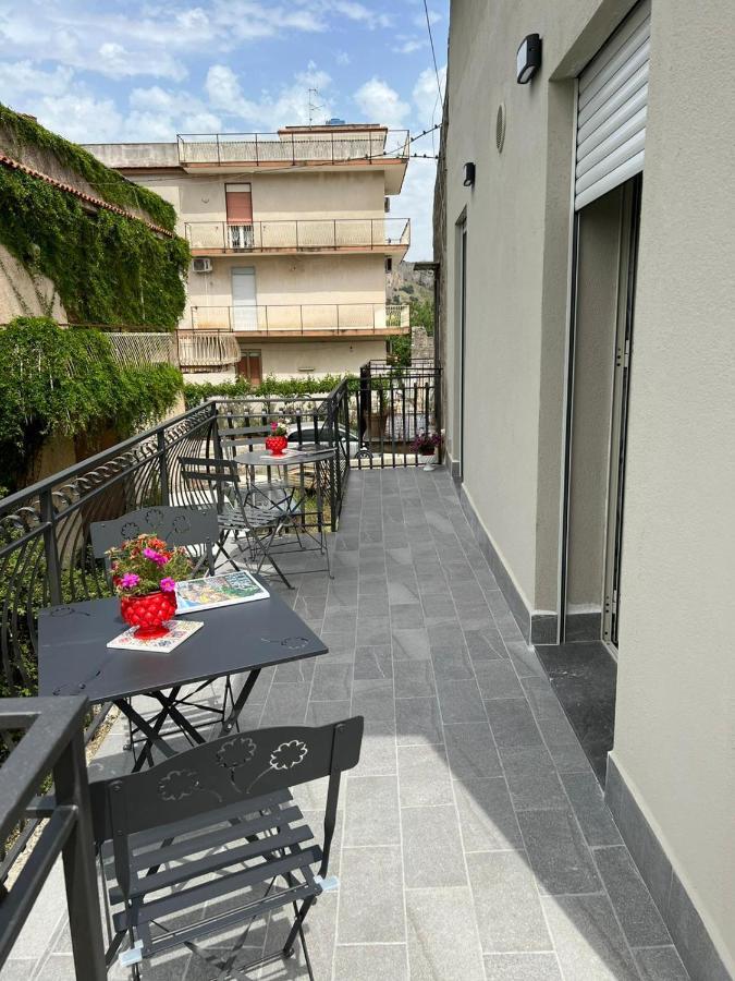 カリーニ Il Melograno Bed & Breakfast エクステリア 写真